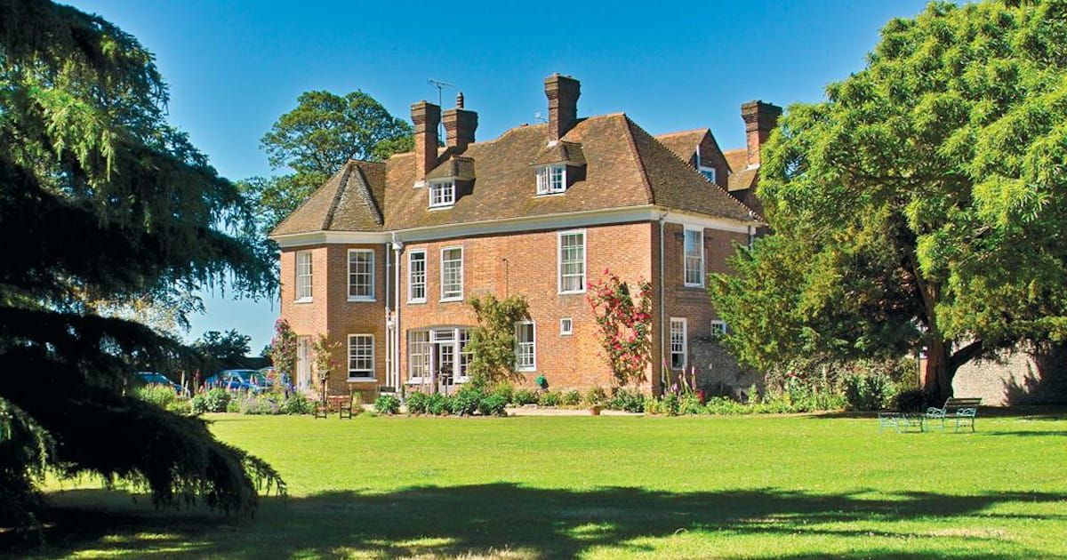 wissner-bosserhoff liefert Pflegebetten an Nyton House in Sussex